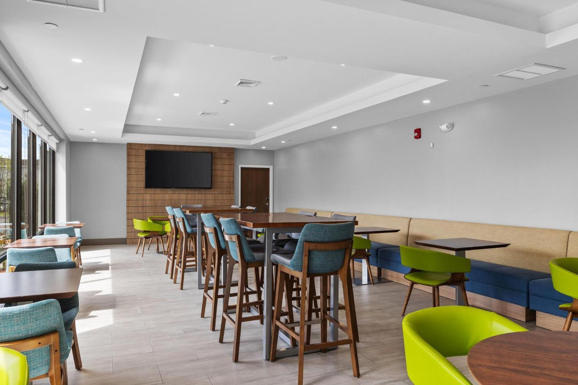 Even Hotel Manchester Airport By Ihg Exterior photo