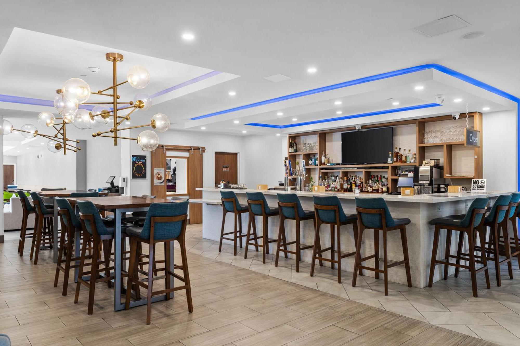 Even Hotel Manchester Airport By Ihg Exterior photo